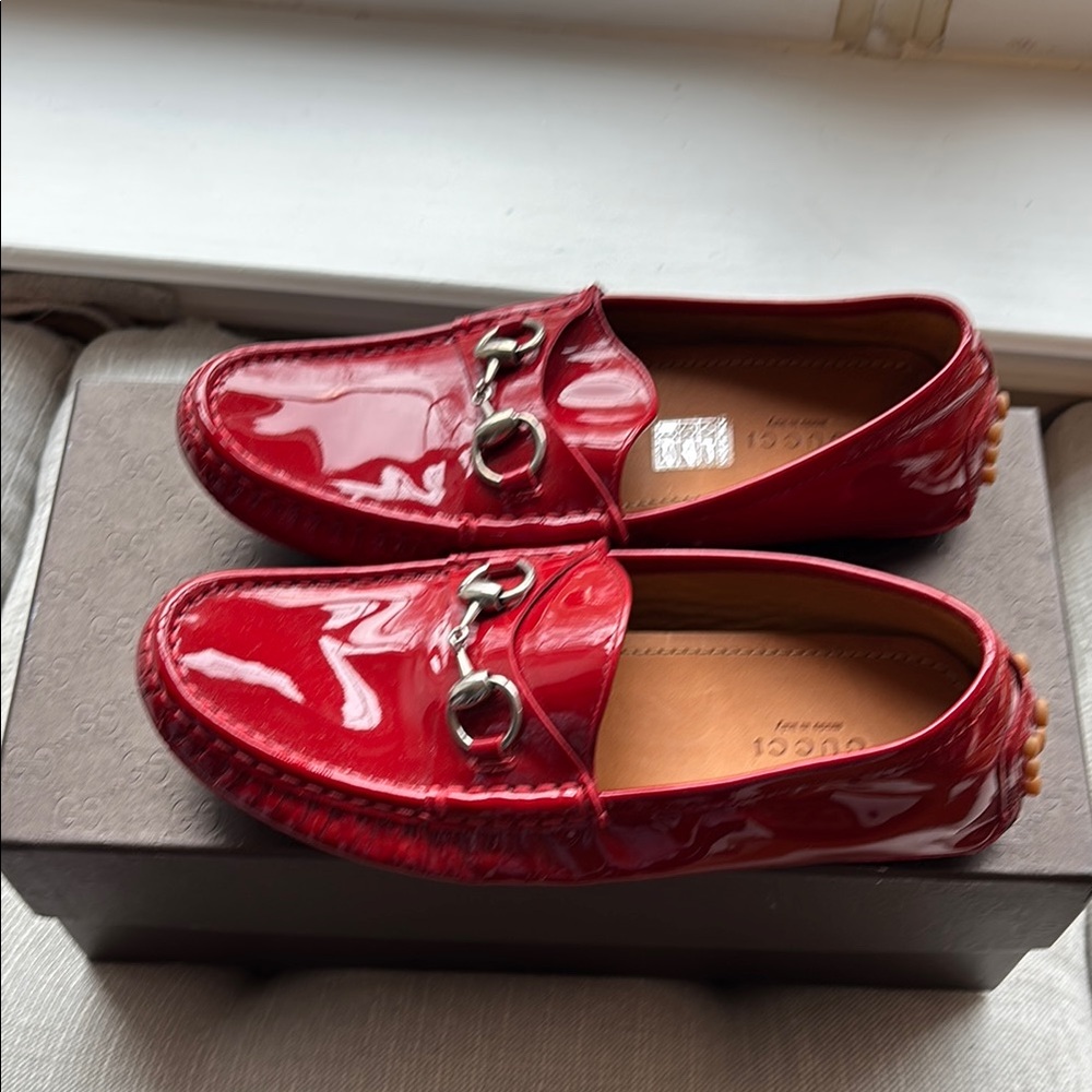 Gucci Red Loafers with Horsebit Detail - Picture 3 of 9